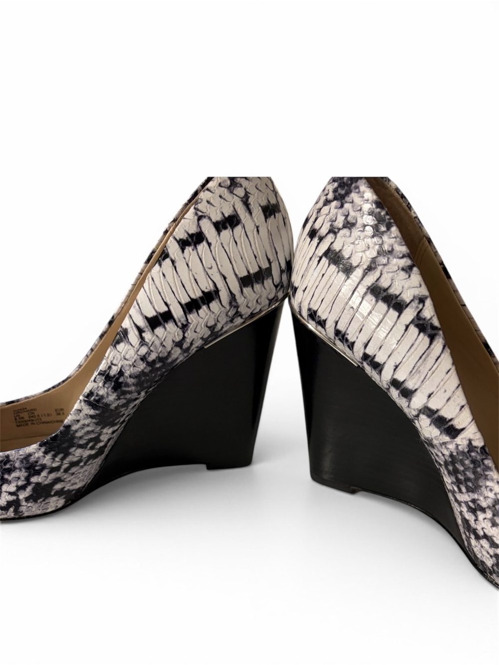Coach Snakeskin Orchard Wedge Heels - 8.5 - Picture 4 of 6